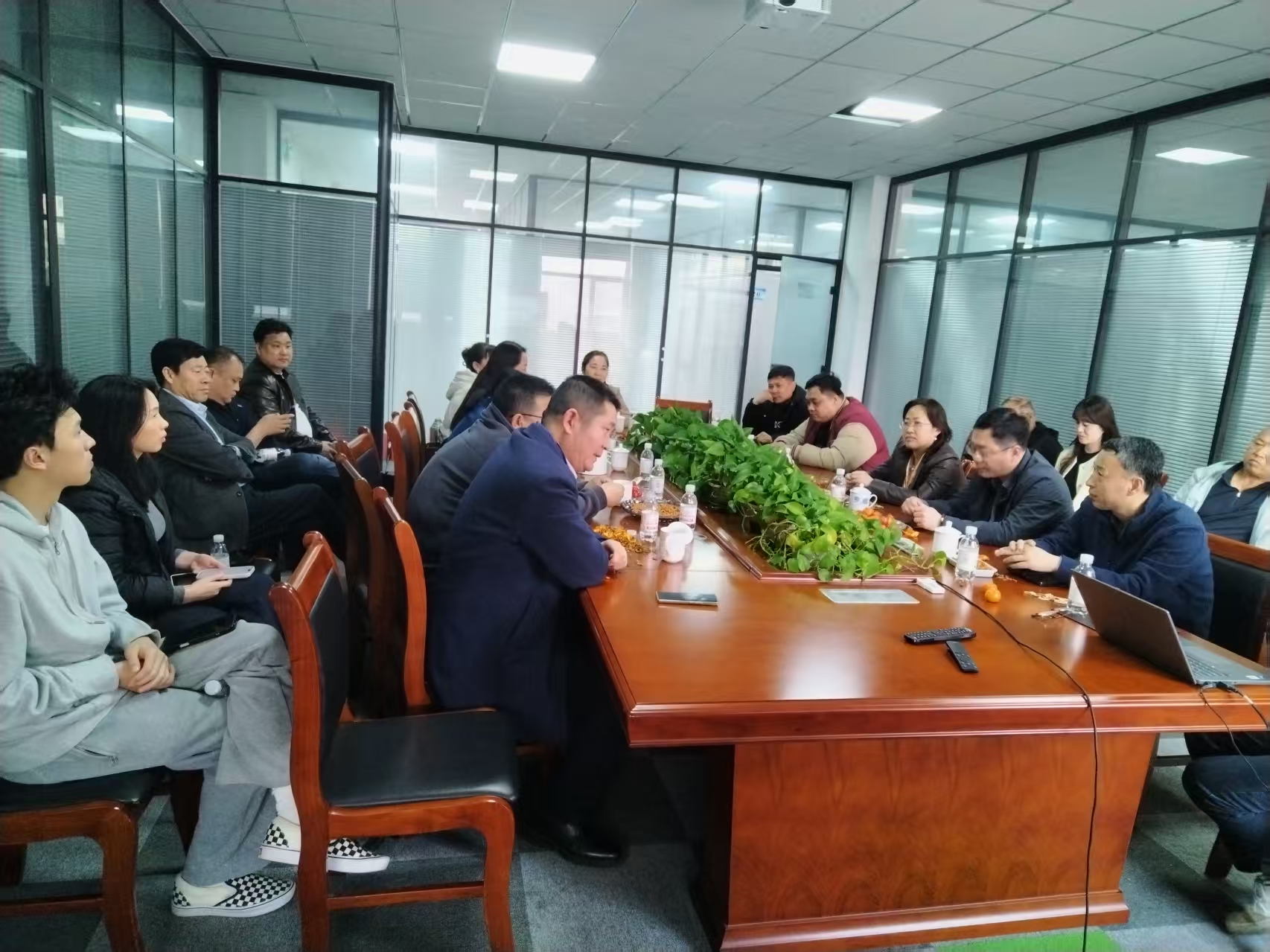 ���������硱���ൺ����ȦС��